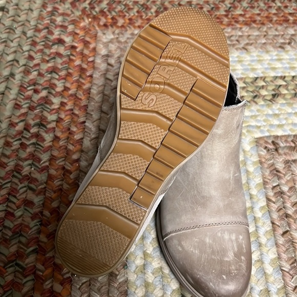 Sorel Taupe Evie Chelsea Wedge Ankle Bootie size 7 - Picture 13 of 14